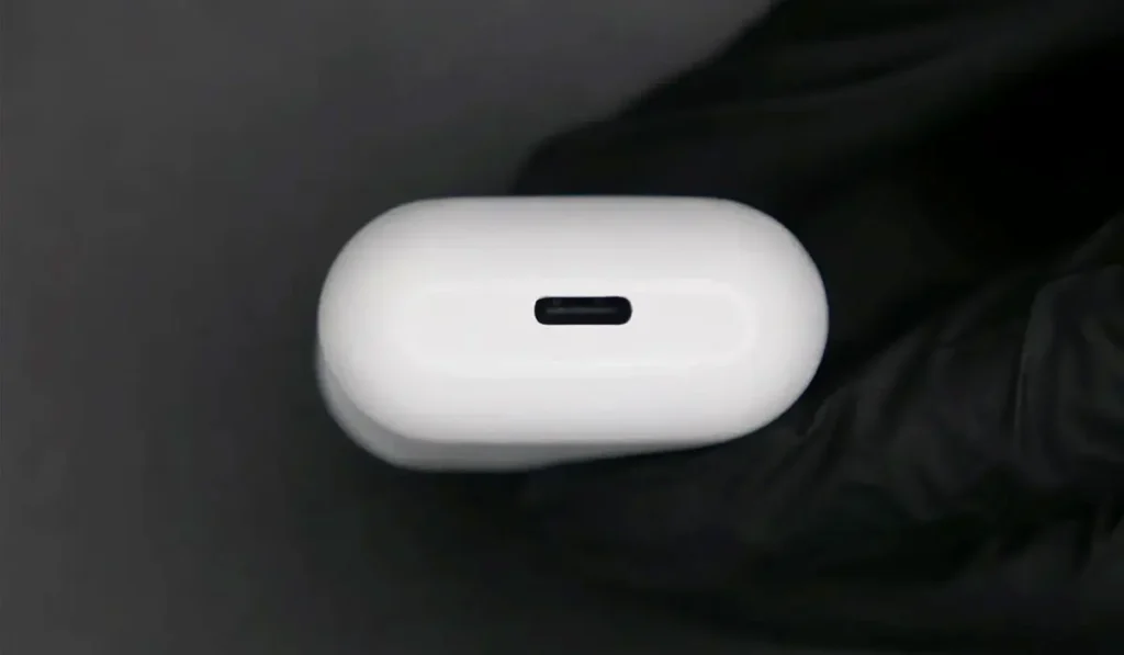 airpods-with-usb-C